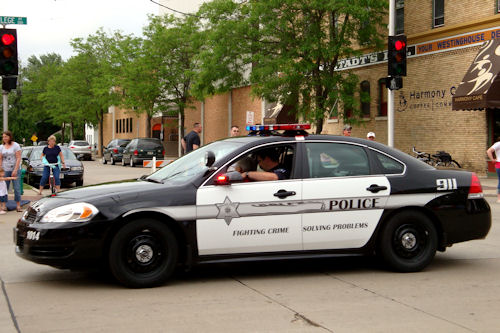 Memorial Day 2010 - Police Begins the Parade