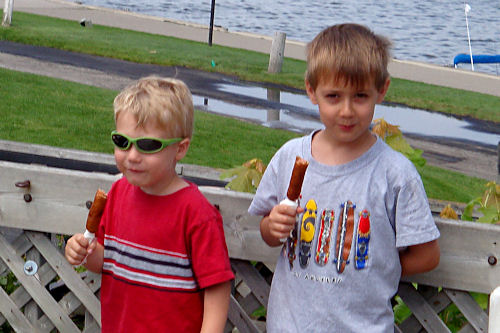 Pronto Pups - Boys Look at the View