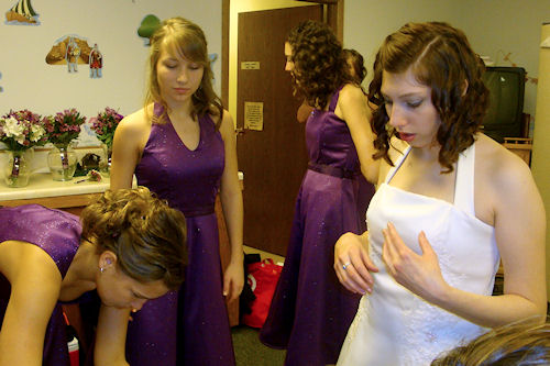 Wedding - Bridesmaids Prepare