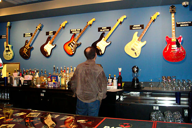 Chicago 2011 - Buddy Guy's Guitars