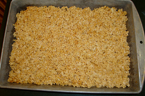 Rice Krispie Treats Recipe - Mixture Leveled