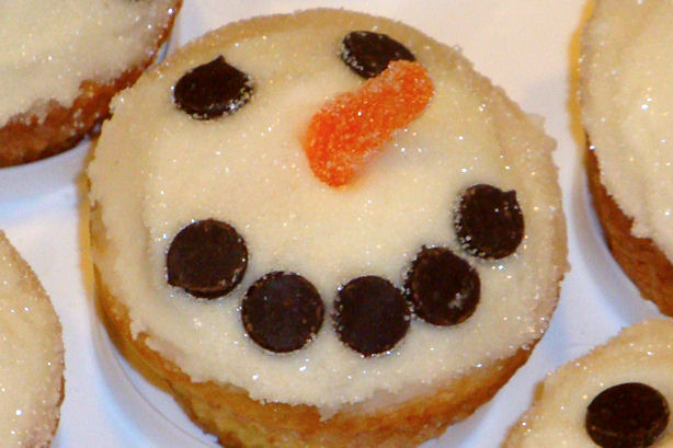 Smiling Snowman Cupcake