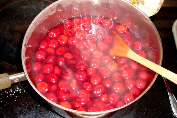 Best Cherry Pie Recipe - Thickened Cherries