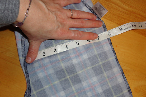  Make Kid's Pajama Pants - Measure Front