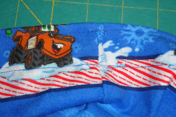  Make Kid's Pajama Pants - Stitch Along Fold