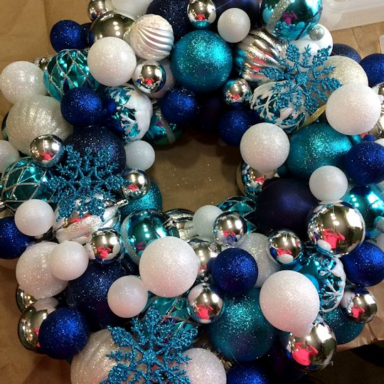 How to Make an Ornament Wreath - Done?