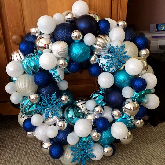 How to Make an Ornament Wreath -