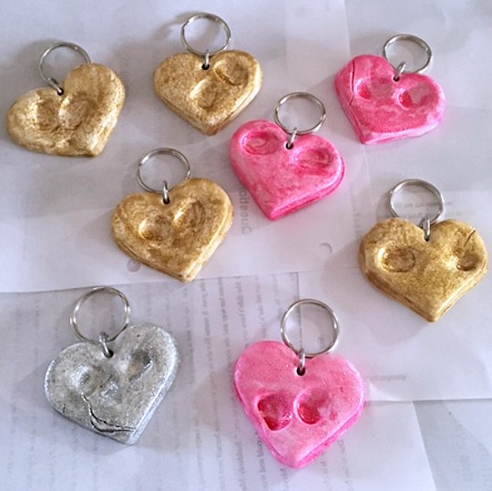 Mothers Day Craft Heart-Thumbprint Keychain - Done