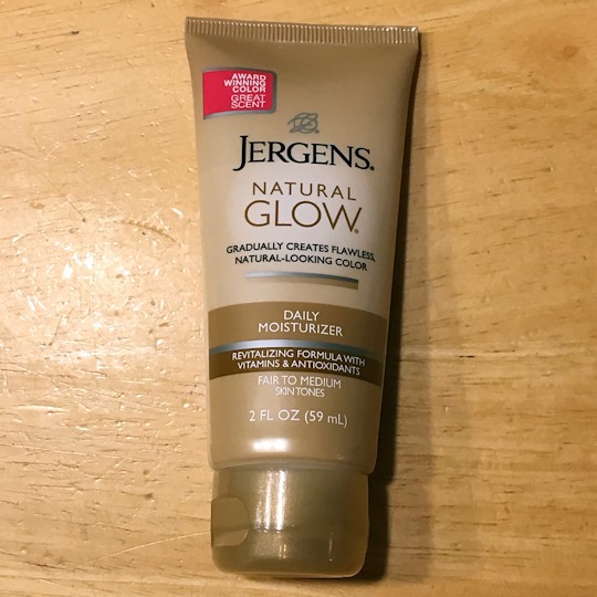 Walmart Beauty Box Summer 2016 - Jergens Natural Glow