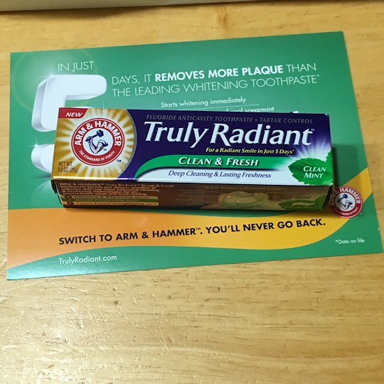 Walmart Beauty Box Summer 2016 - Arm & Hammer Toothpaste